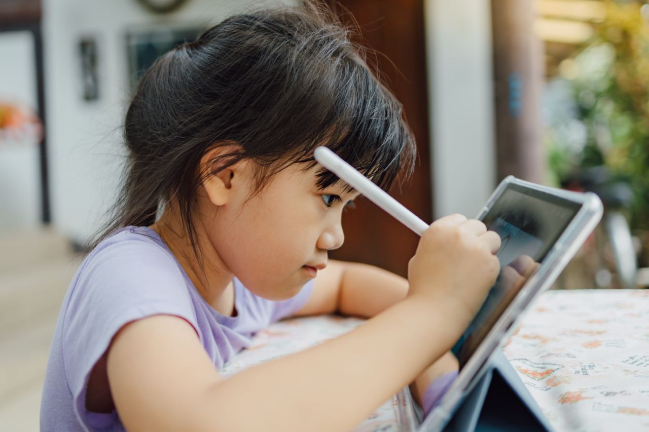 Children’s coloring books and apps. How is making the right choice?